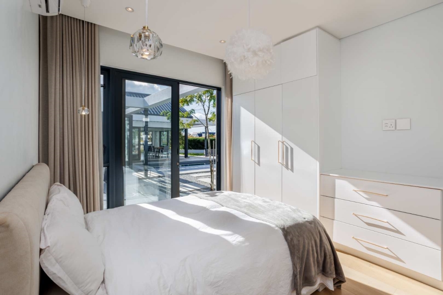 To Let 5 Bedroom Property for Rent in Val De Vie Estate Western Cape